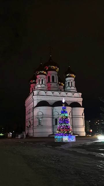 Тверь, январь 2025 #тверь #январь2025 #зима #январь #елка #храм #прогулкипотвери #город #вокзал смотреть онлайн