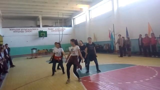 Современный танец болельщиц смотреть онлайн