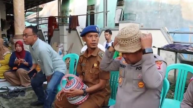 Kapolres Serang dan Wakapolres serang Bertemu Umkm Ema Ema смотреть онлайн