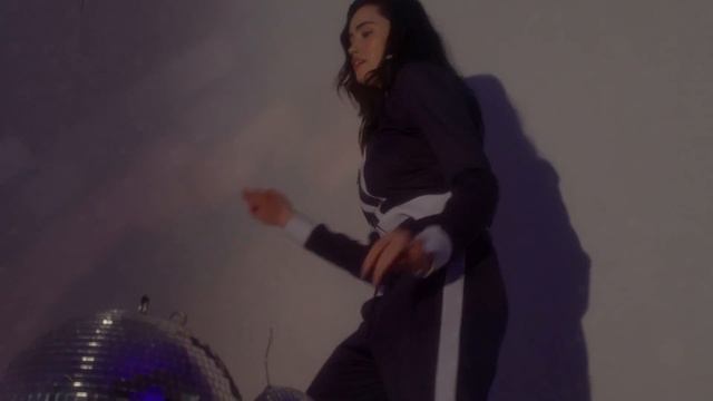 I made a music video for free with stock footage смотреть онлайн