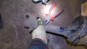 замена опорного подшипника  mitsubishi чашка стойки антикор стакана outlander