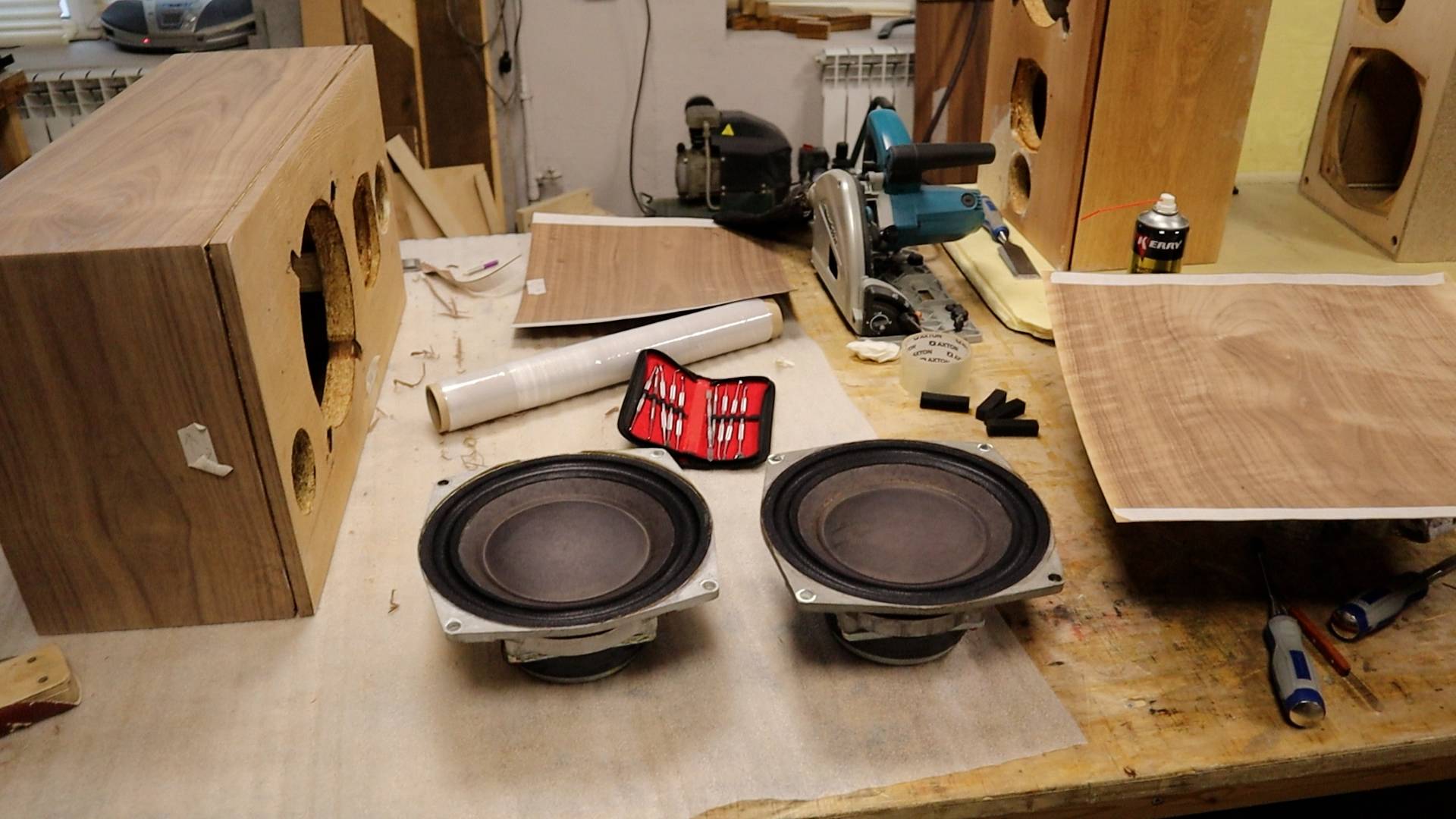 В мастерской №51. Работа кипит!!! Делаю всё по чуть-чуть...