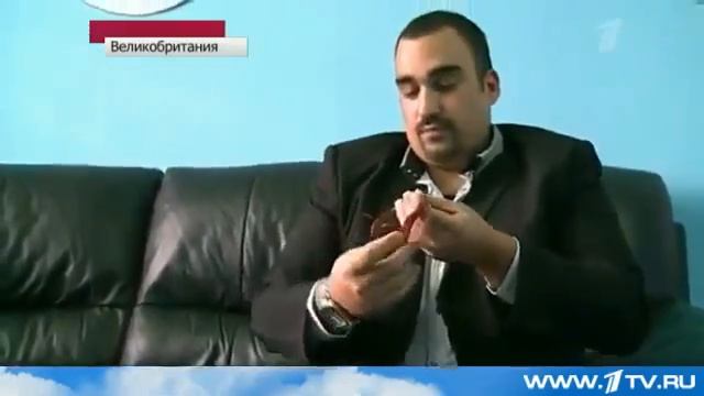 Британец в самолете напугал пассажиров достав ЗМЕЮ смотреть онлайн