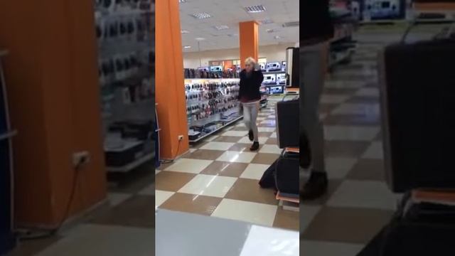 Супер танец в магазине. смотреть онлайн
