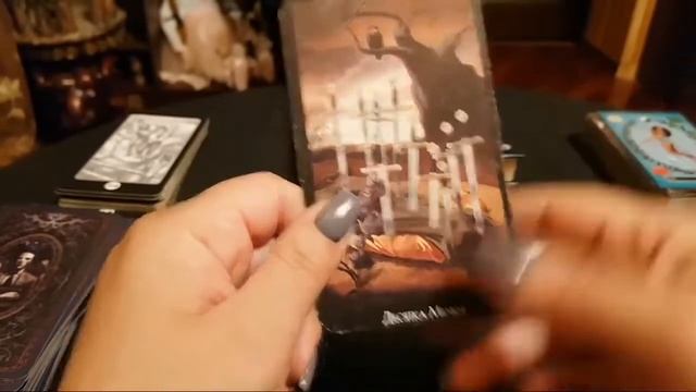 КНИГА СУДЬБЫ И ТАРО ПРЕДСКАЗАНИЕ... смотреть онлайн