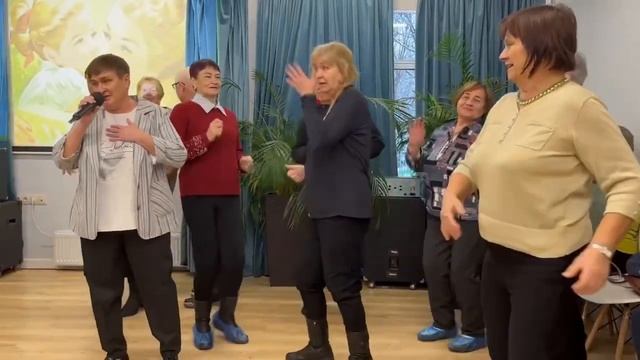 Провинциалочка Ляля Размахова песню поёт Ольга Куценко #приветандрей #песнидлядуши смотреть онлайн