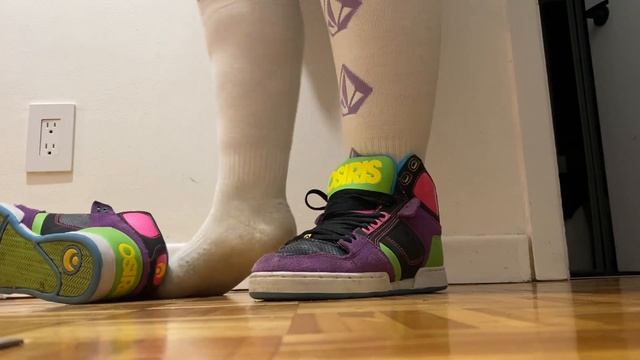 Shoesplay with osiris NYC and high volcom dirty socks смотреть онлайн