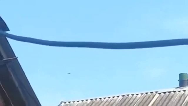 Wojna na Ukrainie, zestrzelony Rosyjski samolot. The war in Ukraine, a downed Russian plane. смотреть онлайн