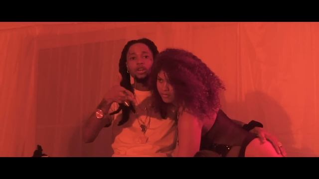 DANA DI BADDEST x KEN VYBZ - PIÈSS BÈT COMIK [CLIP OFFICIEL] смотреть онлайн