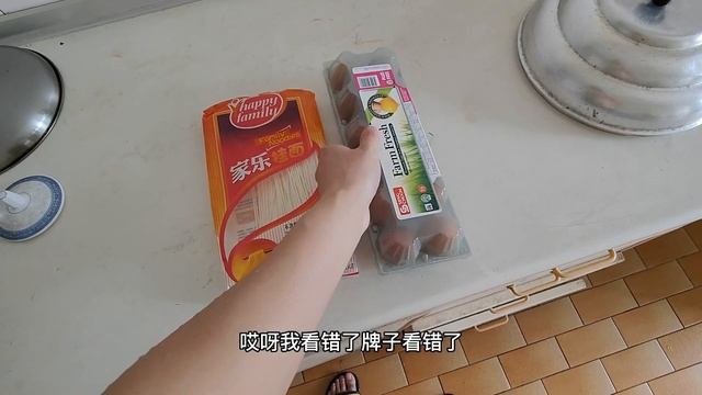 我在新加坡开公交，这边工地上大部分都是他们，能吃苦，不怕晒！ смотреть онлайн
