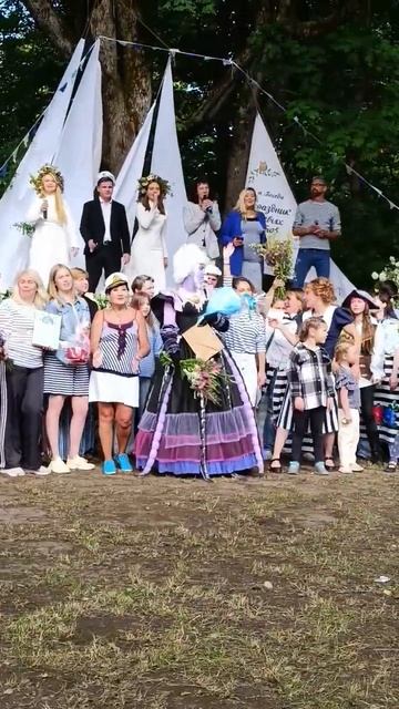 Праздник полевых цветов в посёлке Беседа Ленинградской области смотреть онлайн