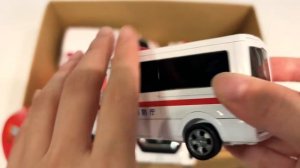 Работают маленькие машинки скорой помощи