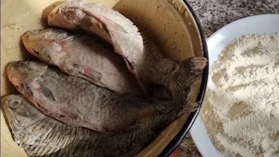 Рецепт очень вкусного карасика без костей!