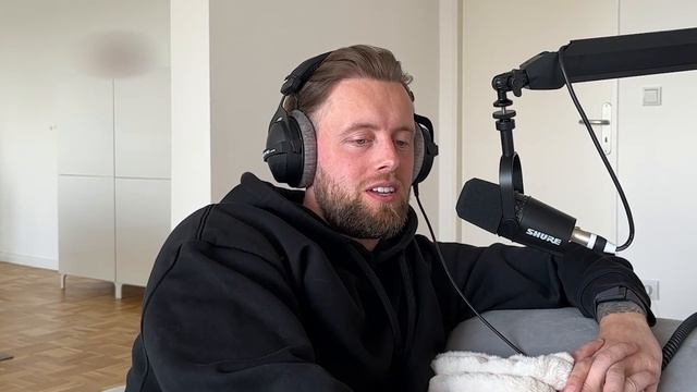 #18 Ne Riesen-Wurst, Christian Wolf, Nacktbilder & Pamela ReifVideofolge