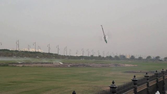 TAREQ AL SAADI - INVERTED AUTO LANDING смотреть онлайн