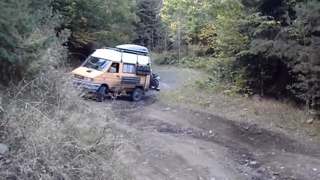 НЕВЕРОЯТНАЯ МОЩЬ ДЛЯ ТАКОГО МАЛЫША IVECO DAILY 4x4 И В СНЕГ, И В ГРЯЗЬ смотреть онлайн