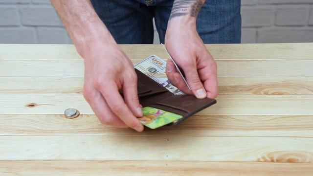 Обзор кожаного портмоне унисекс на магните GRANDE PELLE 11208 смотреть онлайн