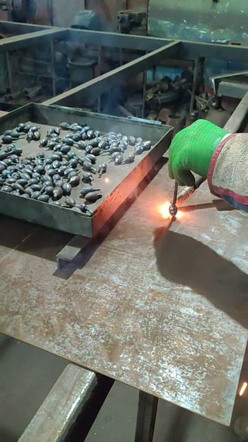 Кованый виноград