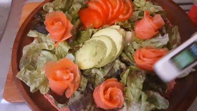 Лосось 🥗 Летний Ужин/Обед. Цезарь с Лососем, Тортилья. Салат с копчёной рыбой/Salade 🥗 César Saumon смотреть онлайн