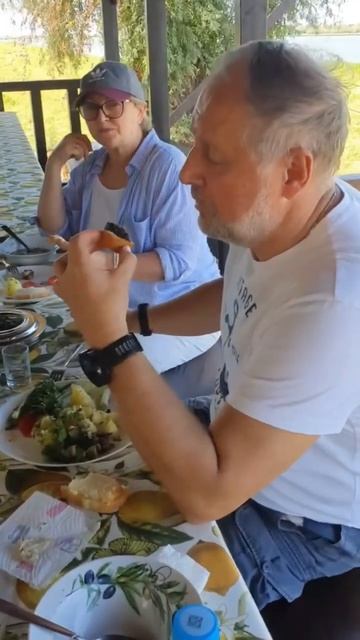 Как вам икра? Тает во рту. #shorts #short #shortvideo #fishing ￼￼￼ смотреть онлайн