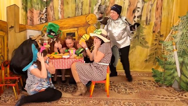 Муха Цокотуха. Воспитатели рулят!!! смотреть онлайн