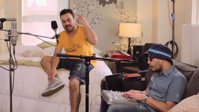 Santi Mostaffa - "Es hora" on Room Service смотреть онлайн