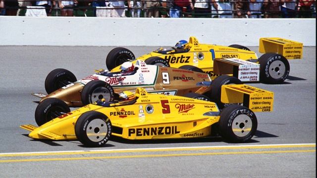 The Yellow Submarine’s Indy 500 History! смотреть онлайн