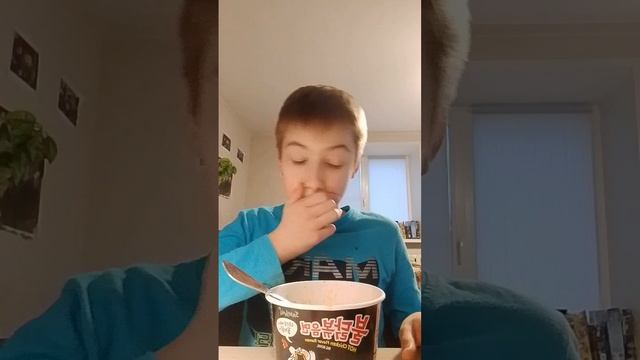 Я попробовал острую лапшу Buldak🔥