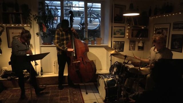 HVORFOR-DERFOR (Ida Brinch Nielsen), by Richards Disciples at Café Mellemrummet 4/ - May 2022 смотреть онлайн