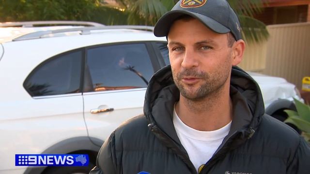 Family escapes before roof collapses in Sydney home fire | 9 News Australia смотреть онлайн