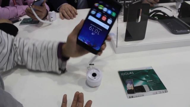 MWC 2016 : Alcatel Idol 4S смотреть онлайн