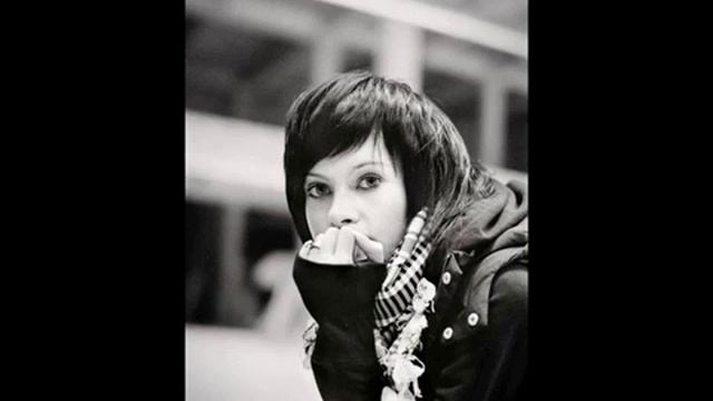 I recognise my darling...А я милого узнаю по походке смотреть онлайн