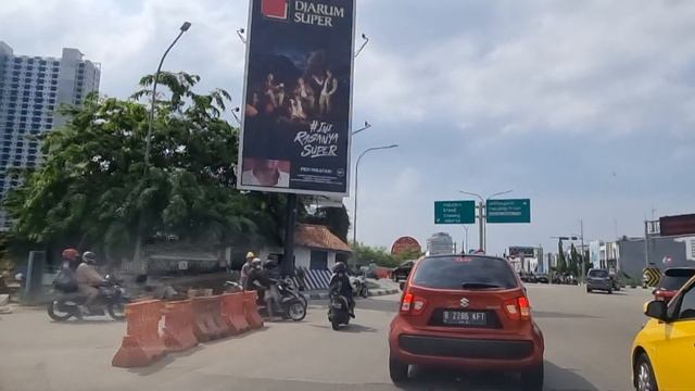 BISNIS JALAN TOL BIKIN KAYA JUSUF HAMKA Tiap hari kita bayar tiket jalan tolnya | @harihari_show смотреть онлайн