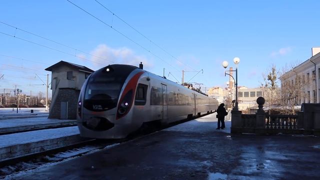 IC 715 (Kyiv - Przemysl) operated by a Hyundai-Rotem-EMU HRCS2 arriving at Lviv смотреть онлайн