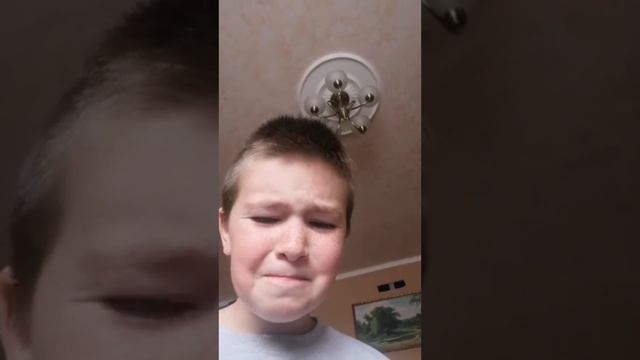 Съел самый острый перец Чили и гнелой, который лежал 2 года в холодильнике! смотреть онлайн
