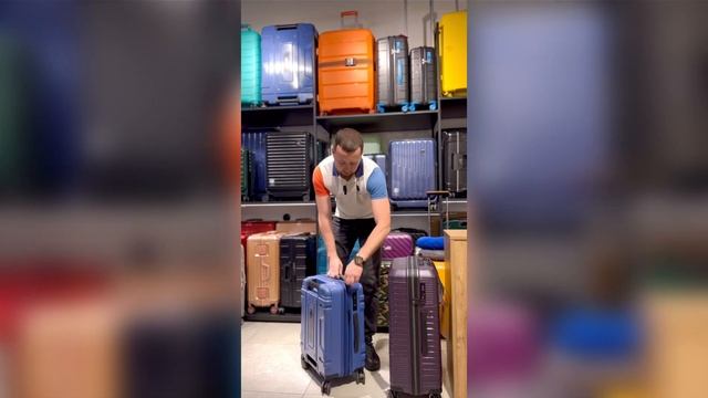 З яких матеріалів бувають валізи ? Поліпропілен, полікарбонат, АБС пластик смотреть онлайн