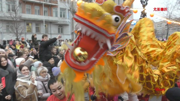Укусила зеленая змея - на Тверском бульваре(4K)  & Китайский Новый год в Москве 08.02.25 г.