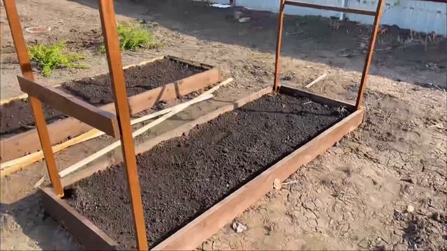 ДЕРЕВЯННЫЕ ГРЯДКИ своими руками! Огуречник! Огород с нуля! смотреть онлайн