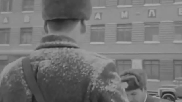 С неба падали люди и обломки самолёта смотреть онлайн