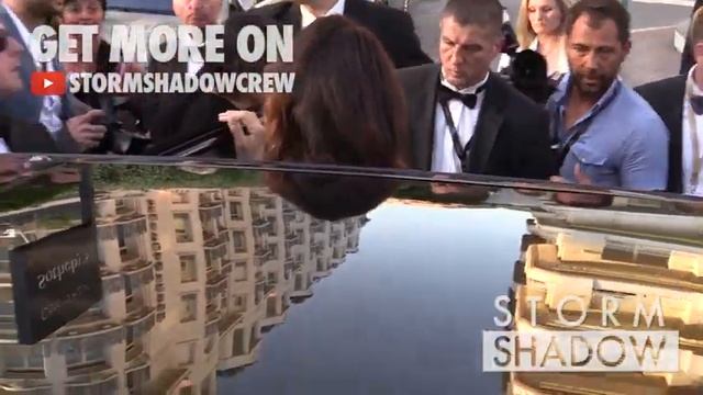 EXCLUSIVE: Andie McDowell coming out of the Martinez hotel in Cannes смотреть онлайн