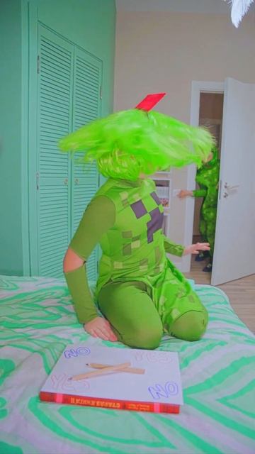 Summoning the Real Evil Charlie with My Little Sister! #MinecraftMemes #Minecraft #MinecraftBuilds смотреть онлайн