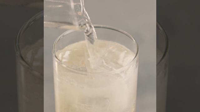 Blair Bowman: Johnnie & Ginger Highballs смотреть онлайн
