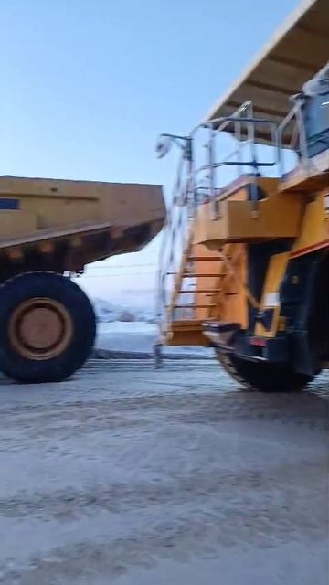 Комацу 100 тонн замёрз смотреть онлайн