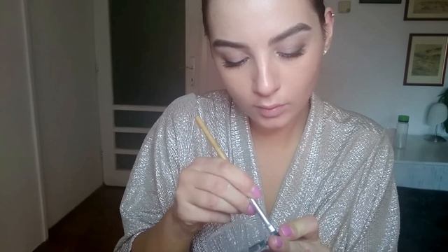 Classic Holiday Makeup Tutorial смотреть онлайн