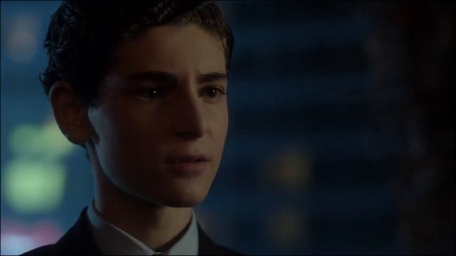 Bruce Wayne & Selina Kyle Second Kiss (Gotham 3x05) 5/5