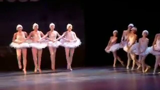 Gabrielle's Swan Lake Solo смотреть онлайн