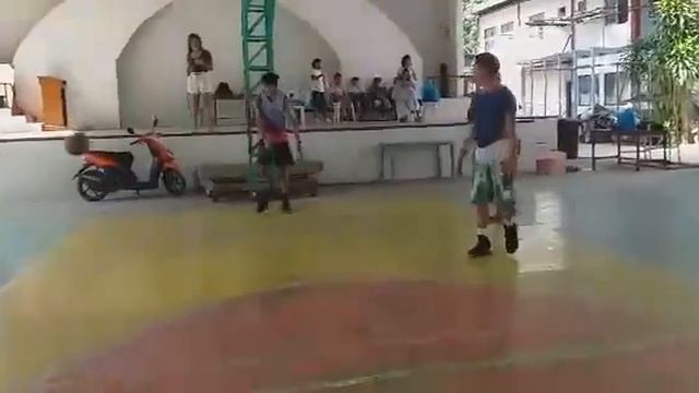 Trying "2 HANDS DUNK" KAYANIN KAYA💪 смотреть онлайн
