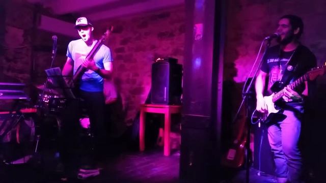 Rude Mood en vivo Martes Onfire. смотреть онлайн