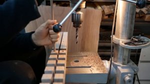 Как сделать большой чертежный стол с регулируемой столешницей и подстольной тумбой