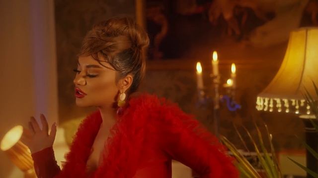 Türkan Velizade - Eşq Qadını (Official Video) 2024
